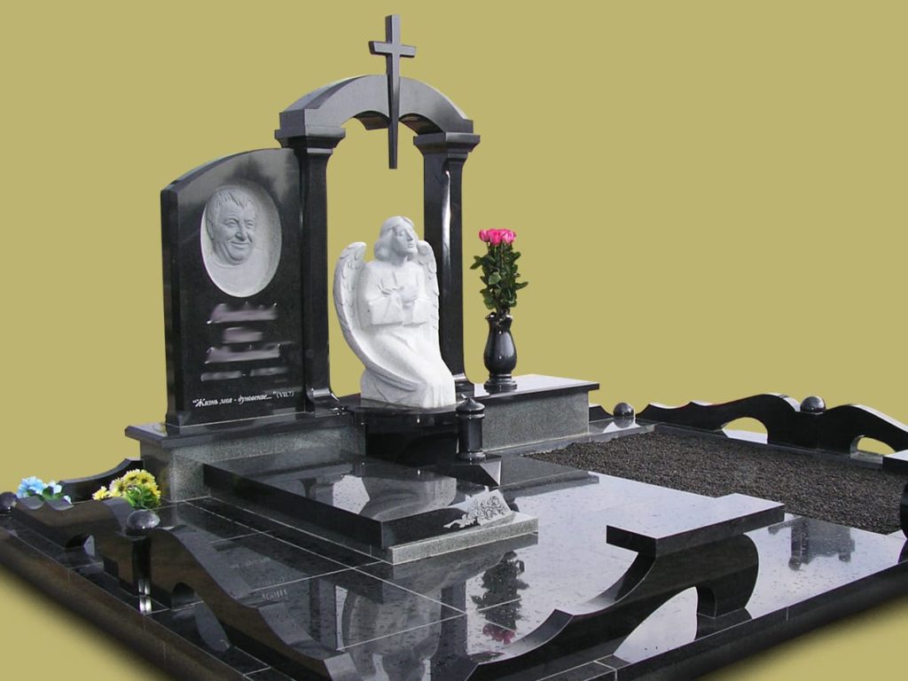 Стеклянный памятник на могилу с фото